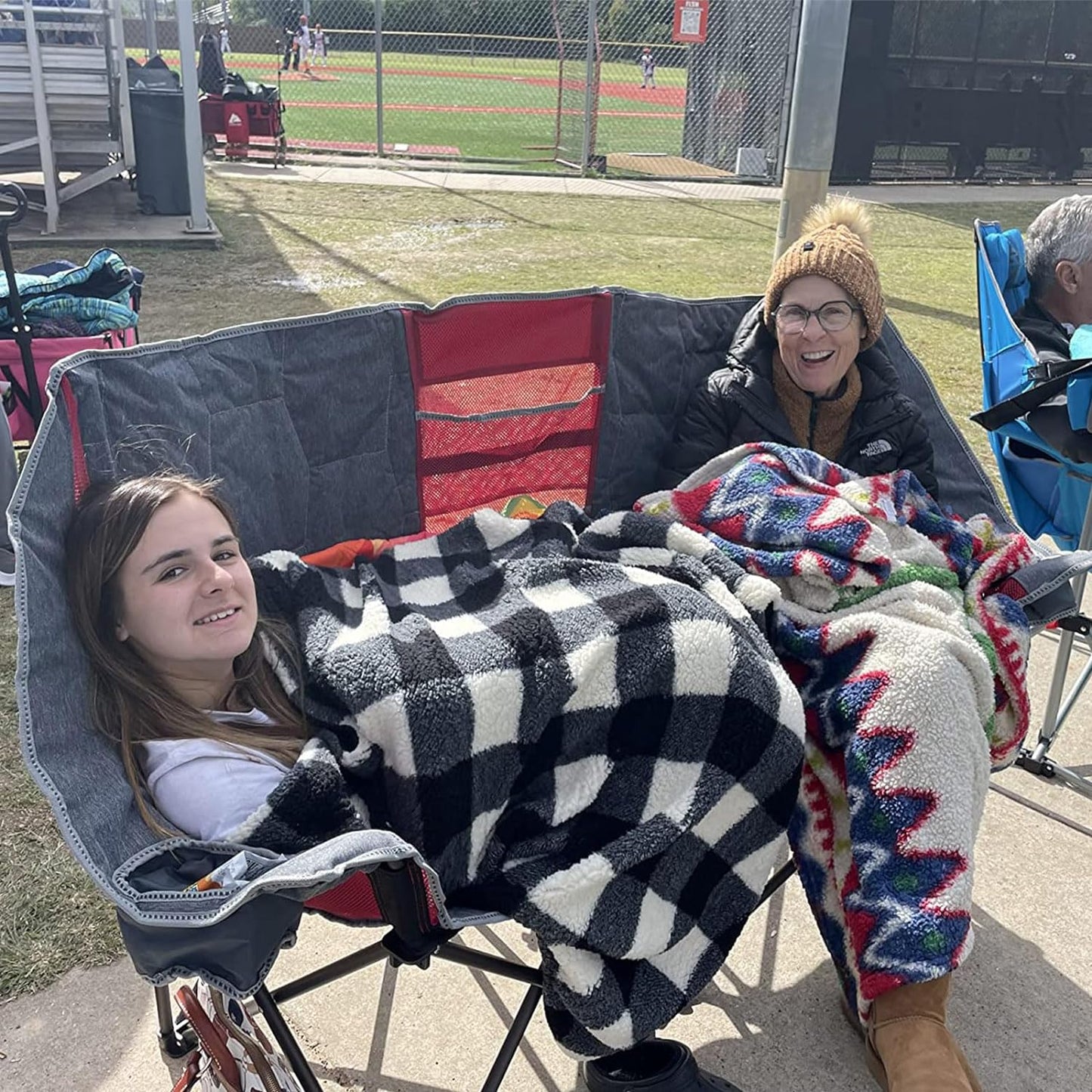 Folding Double Camping Chair, Oversized Loveseat Chair, Heavy Duty Portable/Foldable Lawn Chair with Storage for Outside/Outdoor/Travel/Picnic, Fold up Camp Chairs for Adults 2 People