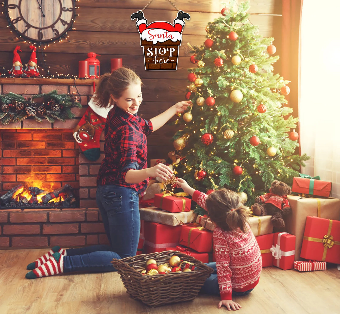 Funny Santa Stop Here Sign for Christmas Door Decorations, 11.2"X11.2" Farmhouse Christmas Decor Sign Wreath for Christmas Holiday Decorations