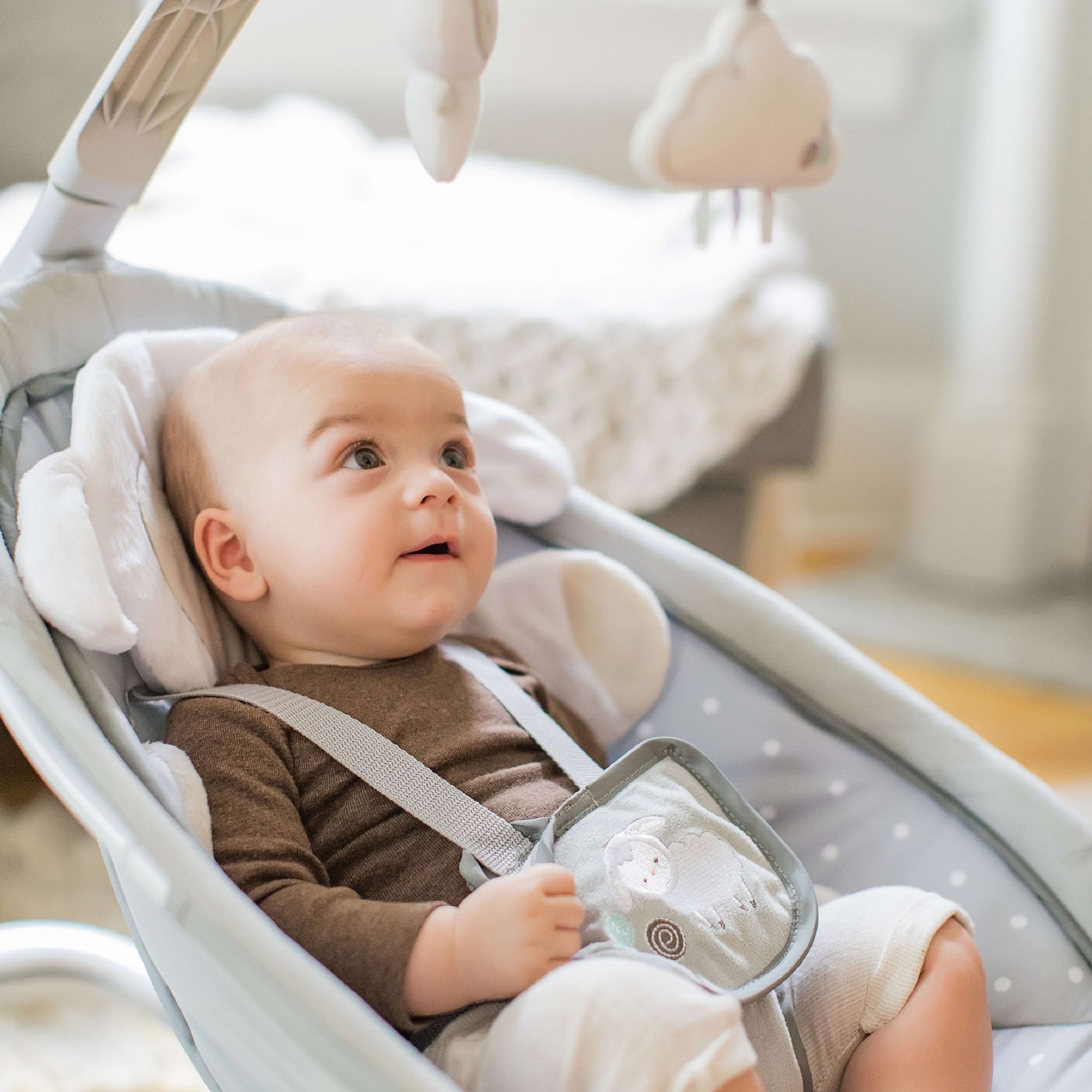 Infant to Toddler Rocker & Foldable Baby Bouncer Seat - Cuddle Lamb (Unisex)